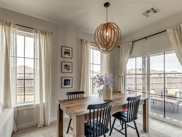 10713 NW 18th Street, Yukon, OK 73099