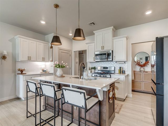 10713 NW 18th Street, Yukon, OK 73099