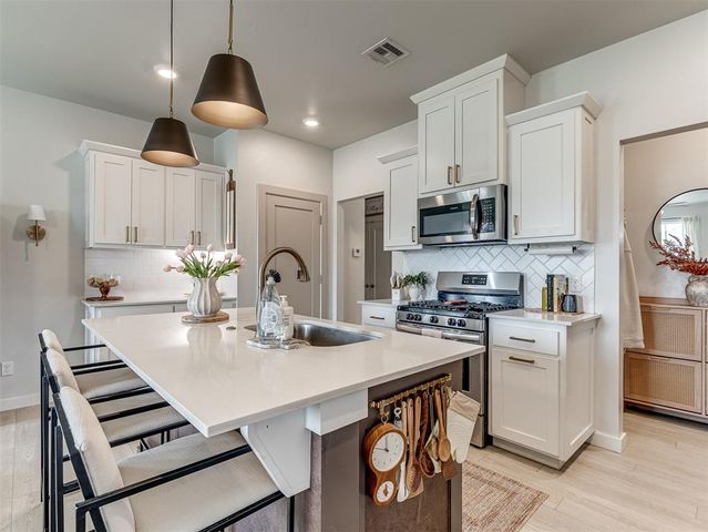 10713 NW 18th Street, Yukon, OK 73099