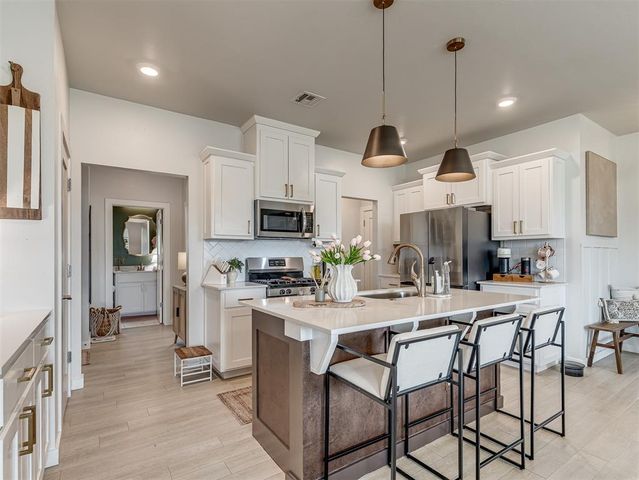 10713 NW 18th Street, Yukon, OK 73099