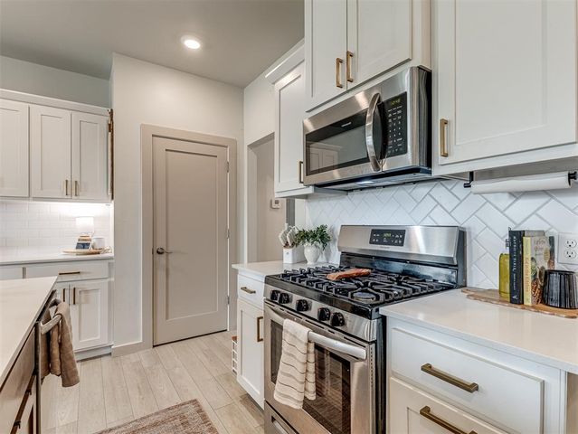 10713 NW 18th Street, Yukon, OK 73099