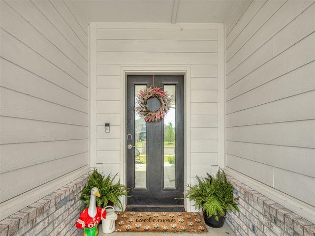 10713 NW 18th Street, Yukon, OK 73099