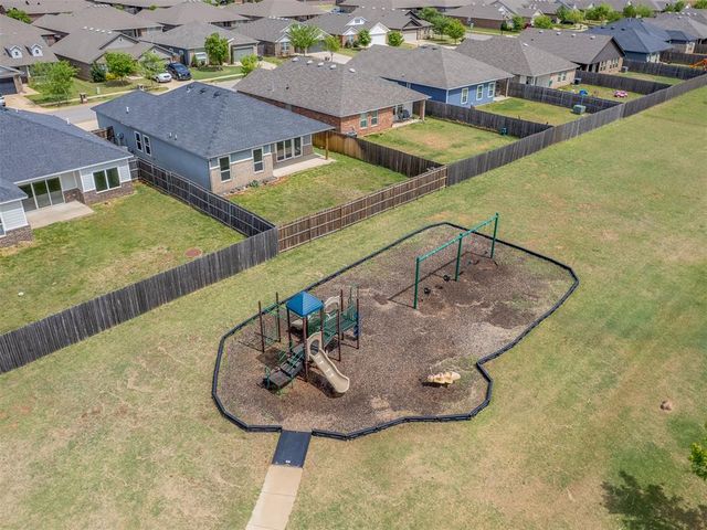 10713 NW 18th Street, Yukon, OK 73099