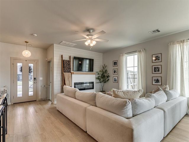 10713 NW 18th Street, Yukon, OK 73099