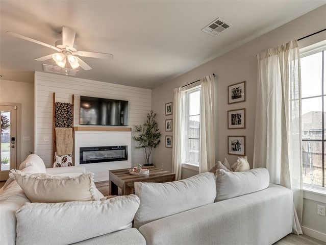 10713 NW 18th Street, Yukon, OK 73099