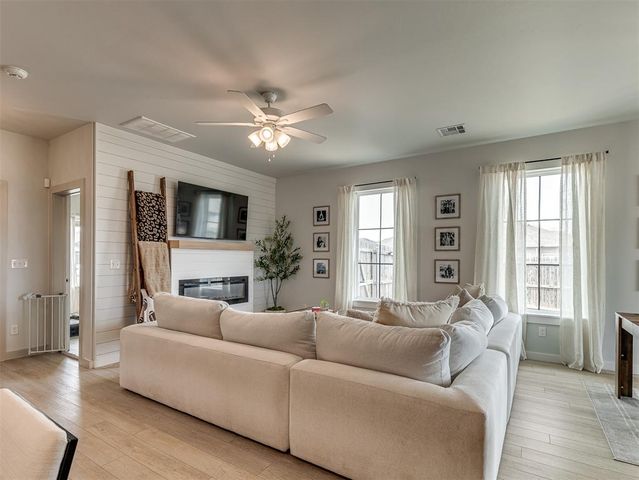 10713 NW 18th Street, Yukon, OK 73099