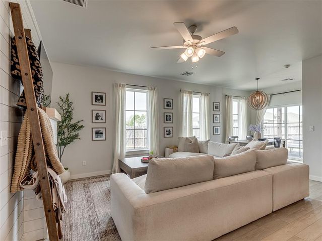 10713 NW 18th Street, Yukon, OK 73099