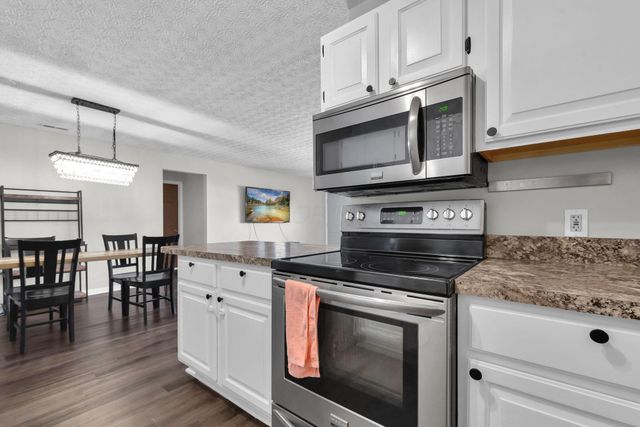 185 Groveport Pike, 1B, Canal Winchester, OH 43110