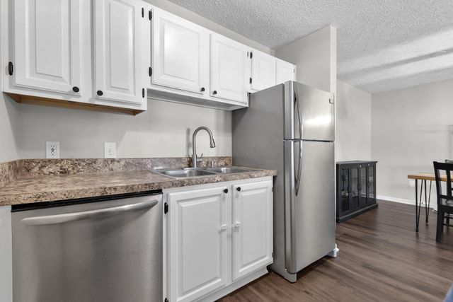 185 Groveport Pike, 1B, Canal Winchester, OH 43110