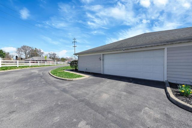 185 Groveport Pike, 1B, Canal Winchester, OH 43110