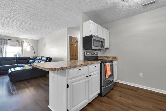 185 Groveport Pike, 1B, Canal Winchester, OH 43110