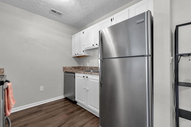 185 Groveport Pike, 1B, Canal Winchester, OH 43110