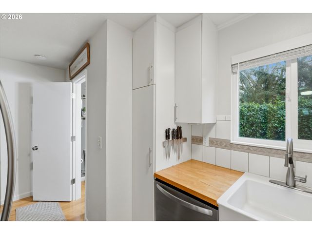 28740 Sw PARKWAY Ave D2, Wilsonville, OR 97070