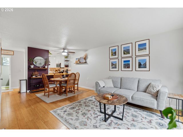 28740 Sw PARKWAY Ave D2, Wilsonville, OR 97070