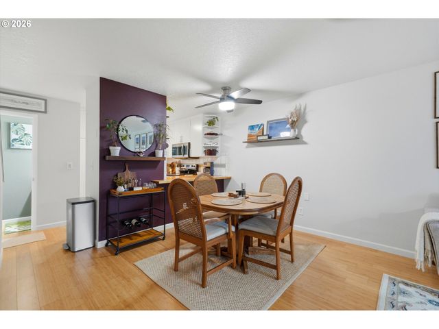 28740 Sw PARKWAY Ave D2, Wilsonville, OR 97070