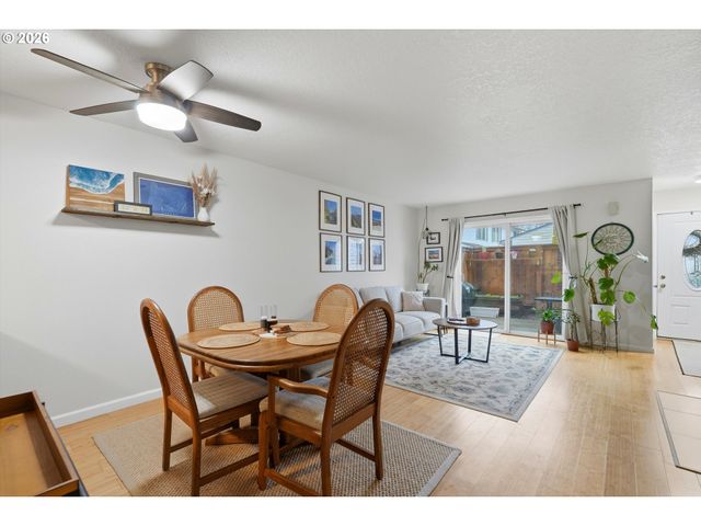 28740 Sw PARKWAY Ave D2, Wilsonville, OR 97070