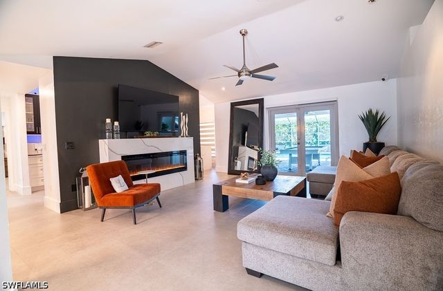 19 NW 13th PL, Cape Coral, FL 33993