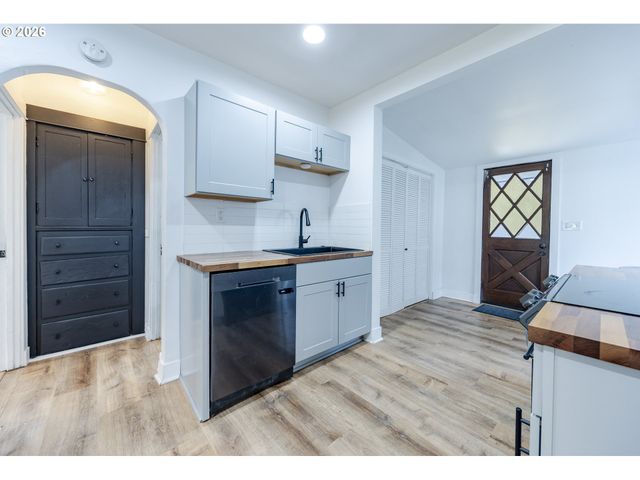 1362 W 11TH Ave, Eugene, OR 97402