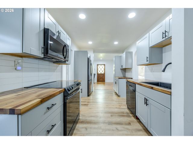 1362 W 11TH Ave, Eugene, OR 97402