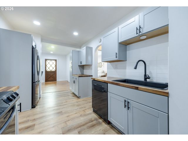 1362 W 11TH Ave, Eugene, OR 97402