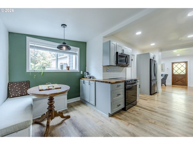 1362 W 11TH Ave, Eugene, OR 97402