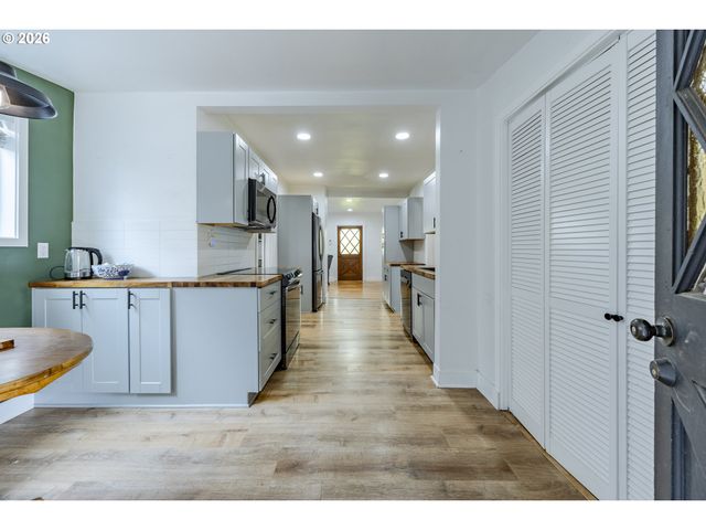 1362 W 11TH Ave, Eugene, OR 97402