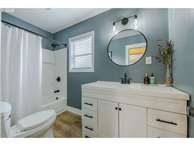 1362 W 11TH Ave, Eugene, OR 97402