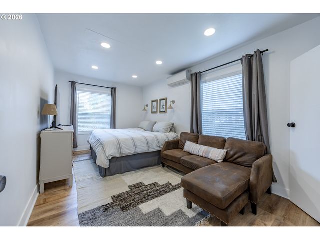 1362 W 11TH Ave, Eugene, OR 97402