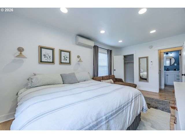 1362 W 11TH Ave, Eugene, OR 97402