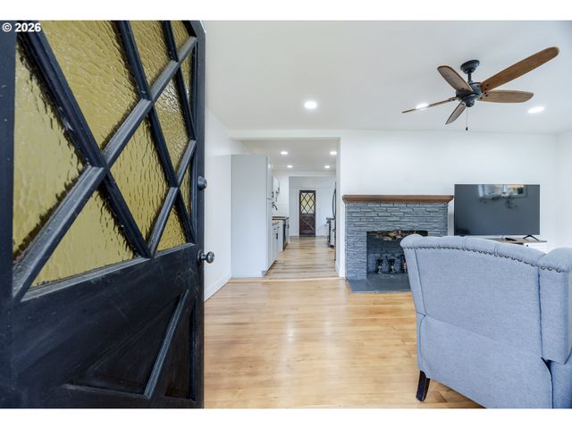 1362 W 11TH Ave, Eugene, OR 97402