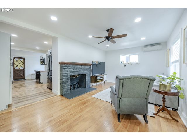 1362 W 11TH Ave, Eugene, OR 97402