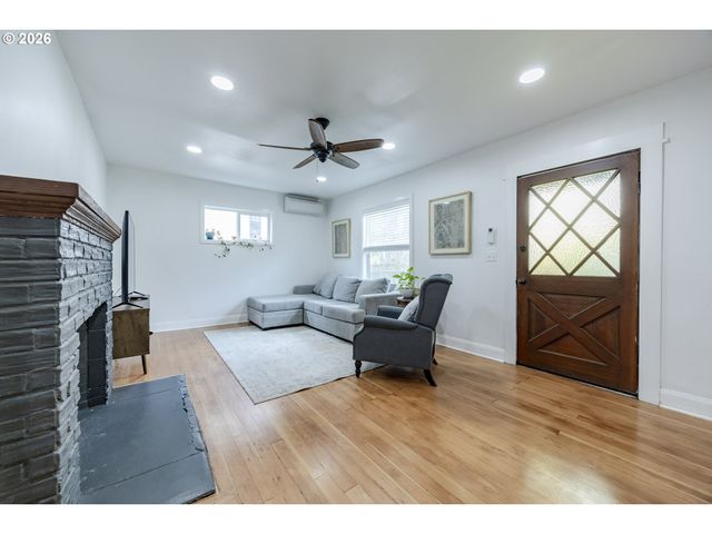 1362 W 11TH Ave, Eugene, OR 97402