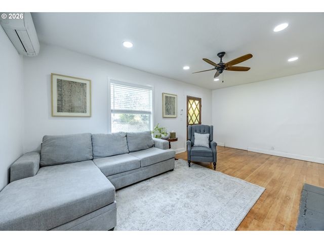 1362 W 11TH Ave, Eugene, OR 97402