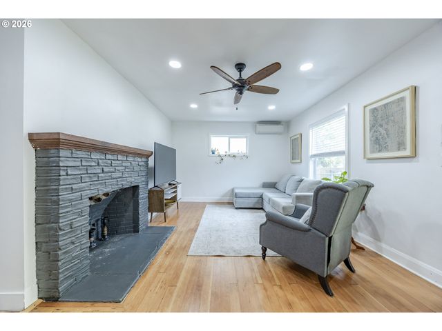 1362 W 11TH Ave, Eugene, OR 97402