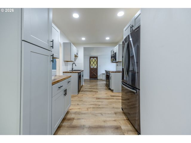 1362 W 11TH Ave, Eugene, OR 97402