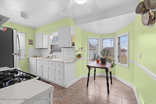 3423 Upton Road, Lansing, MI 48917