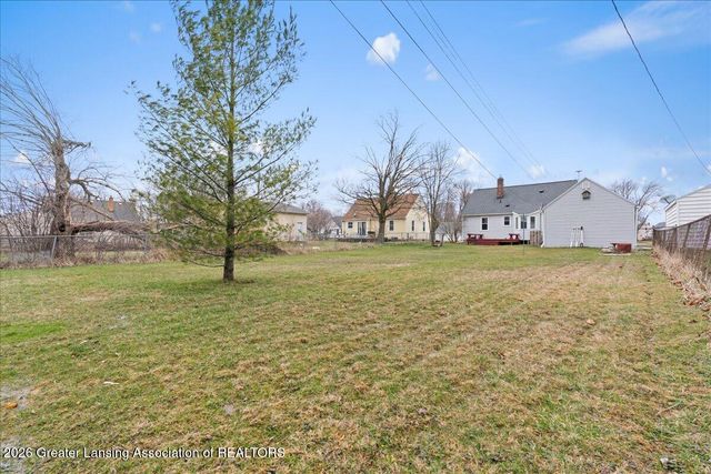 3423 Upton Road, Lansing, MI 48917