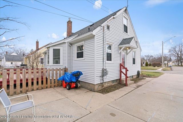 3423 Upton Road, Lansing, MI 48917