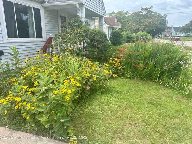 3423 Upton Road, Lansing, MI 48917