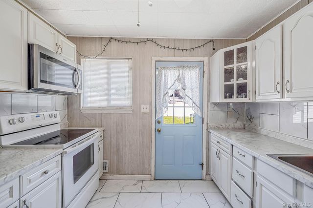 2803 Eagle Avenue, Medford, NY 11763