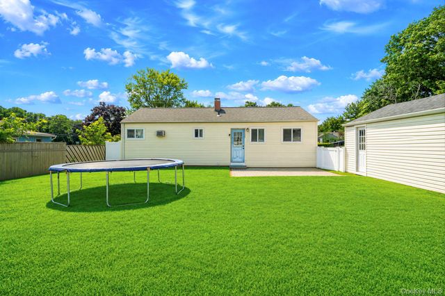 2803 Eagle Avenue, Medford, NY 11763