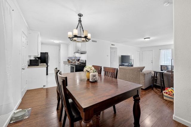 955 Ashwood Drive, Lewisville, TX 75067