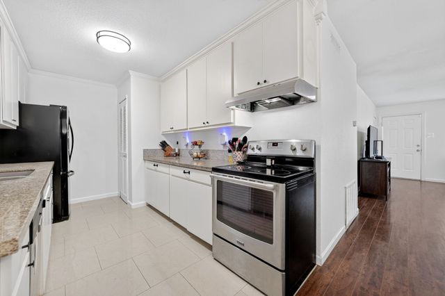 955 Ashwood Drive, Lewisville, TX 75067