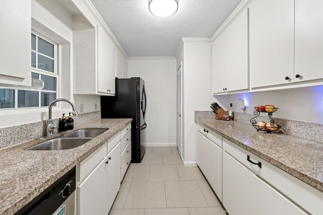 955 Ashwood Drive, Lewisville, TX 75067
