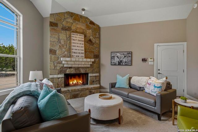 101 SHADY RIDGE DR, Boerne, TX 78006