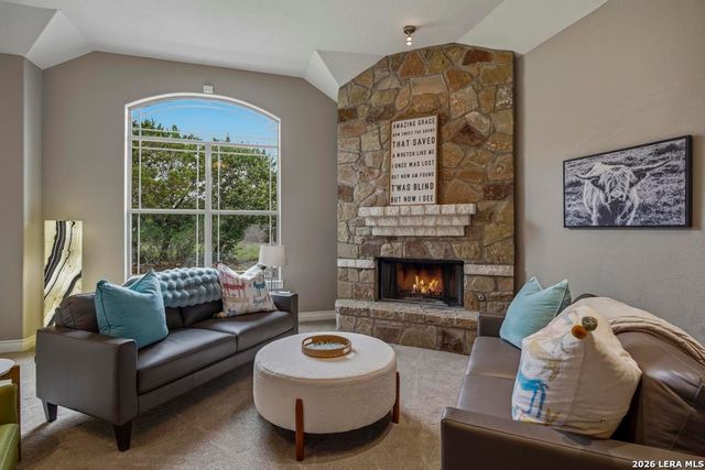 101 SHADY RIDGE DR, Boerne, TX 78006