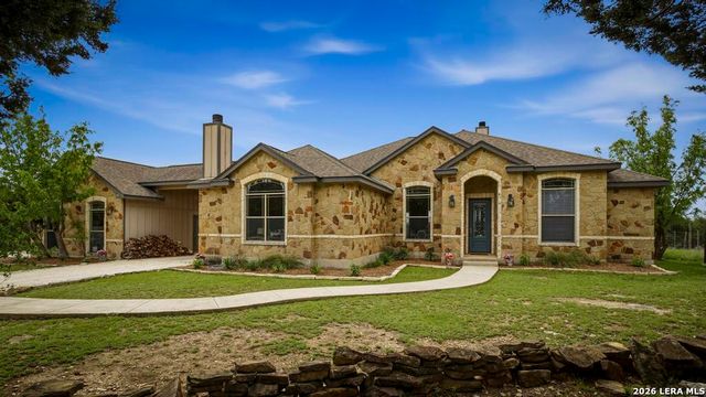 101 SHADY RIDGE DR, Boerne, TX 78006