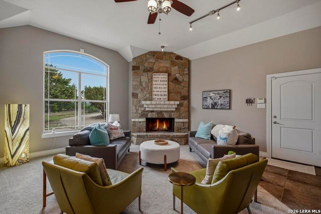 101 SHADY RIDGE DR, Boerne, TX 78006