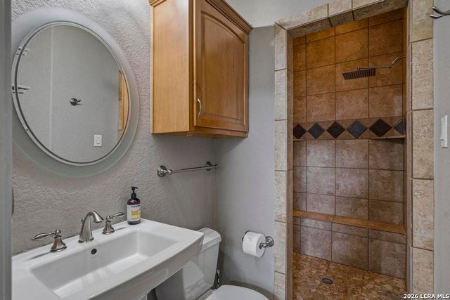 101 SHADY RIDGE DR, Boerne, TX 78006