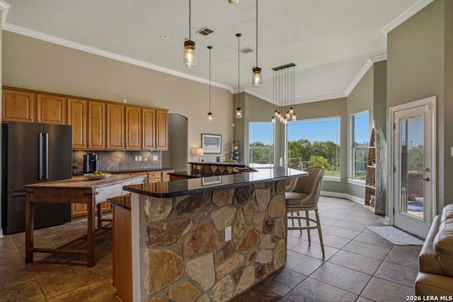 101 SHADY RIDGE DR, Boerne, TX 78006